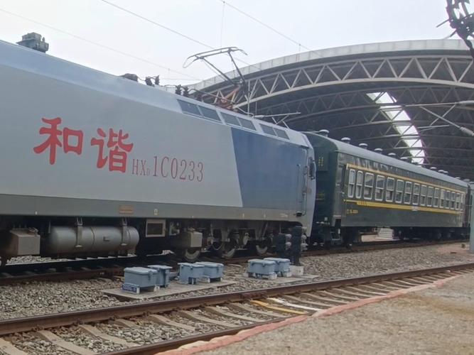 貨運(yùn)列車不動(dòng)列車不動(dòng)了