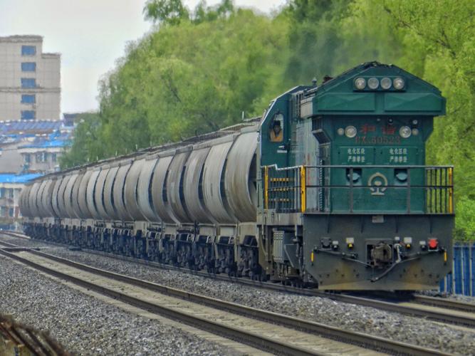 貨運火車很長貨運火車長度一般是多少